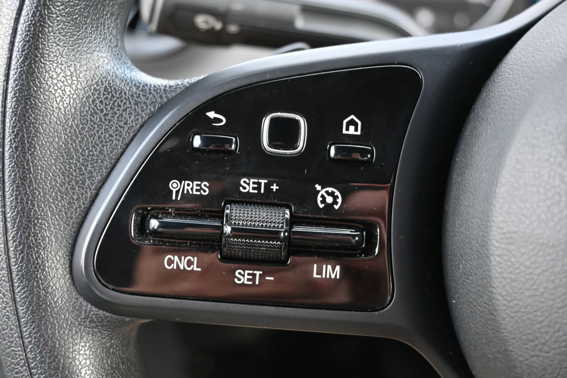 Car Image - 3Rqm96Ah9PfVQYtbj1vasi