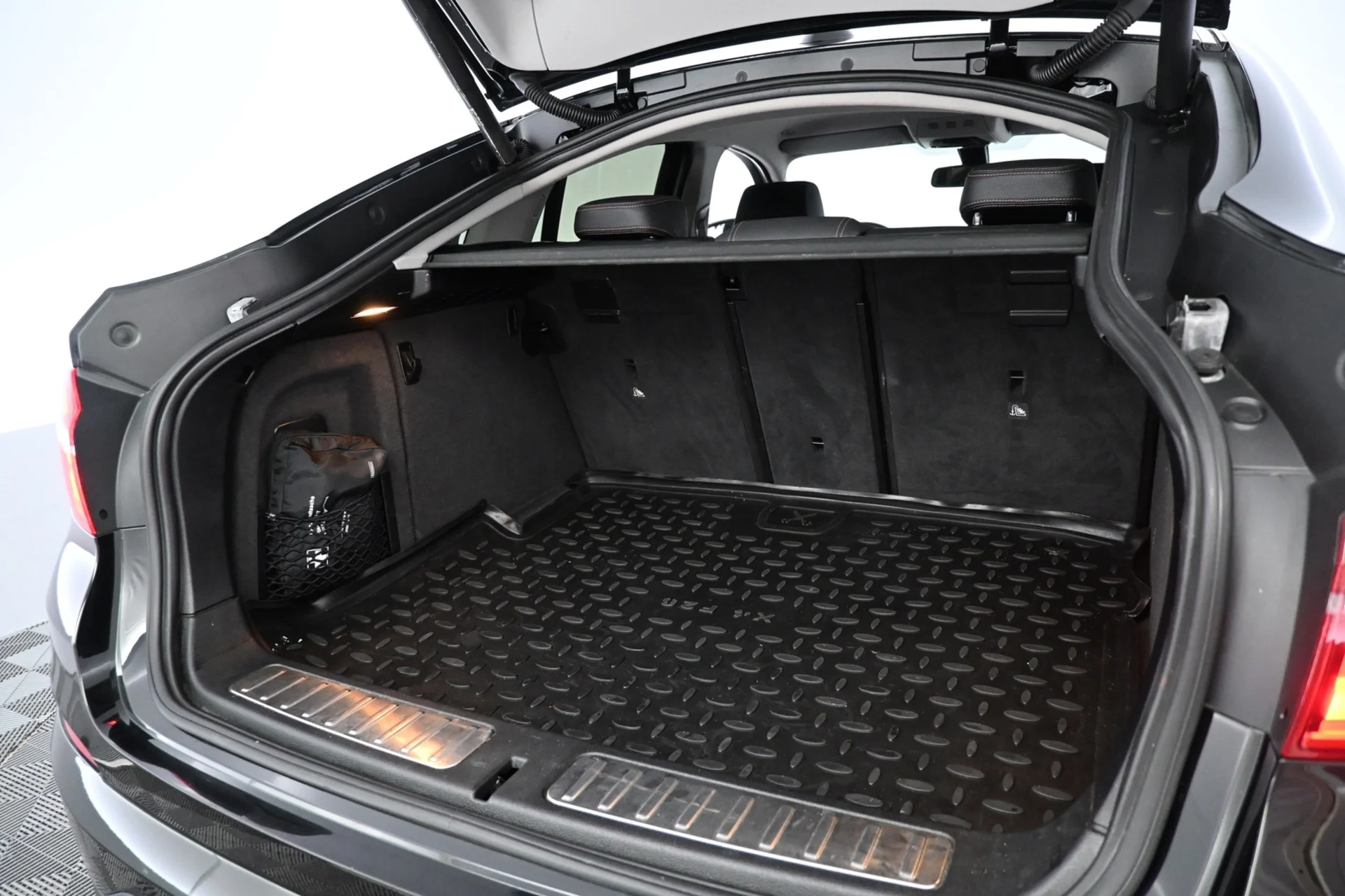 Car Image - 7LIOgXofsTNtxZNjx0lpnx