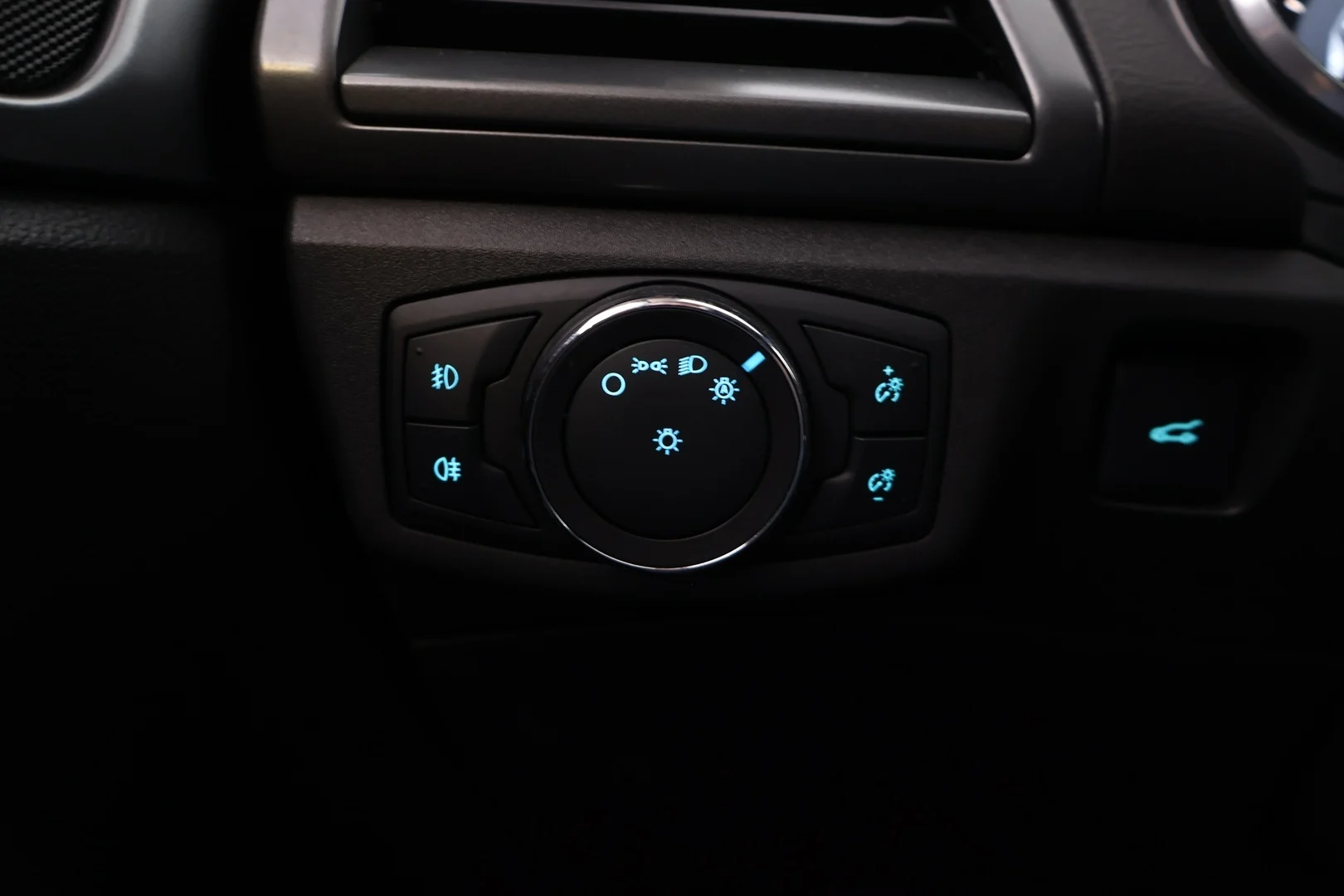 Car Image - 1tQjfGvAlz53n9m7jxuDcG