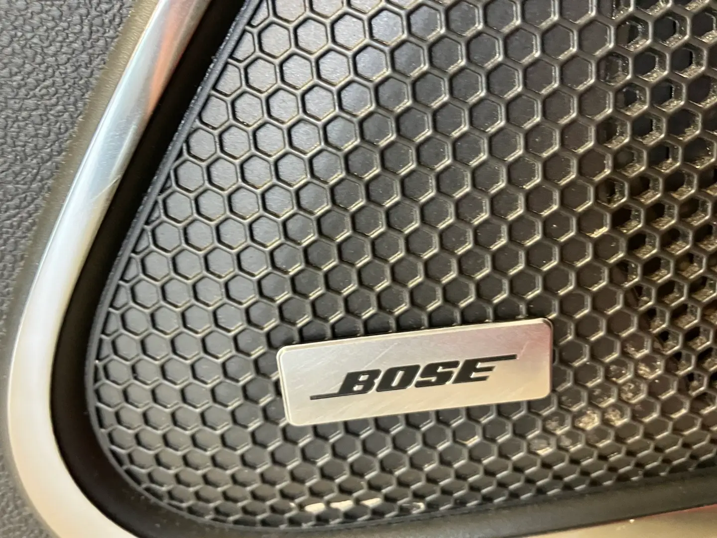 Car Image - 46jN0kBdXzrwwAGIuE90i0
