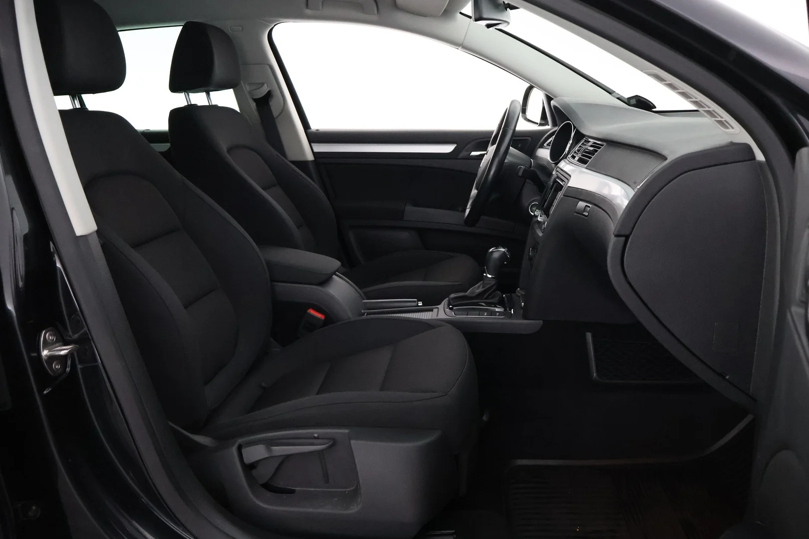 Car Image - 1J8MUYeVz1bWvH0e0N04zy