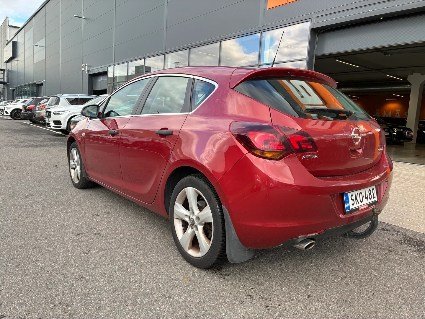 Car Image - 2QQ4xYmfVDN0ogvJnIvmR0