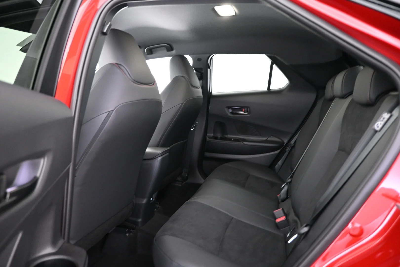 Car Image - lpjBrxA40niqlrvdb02Cp