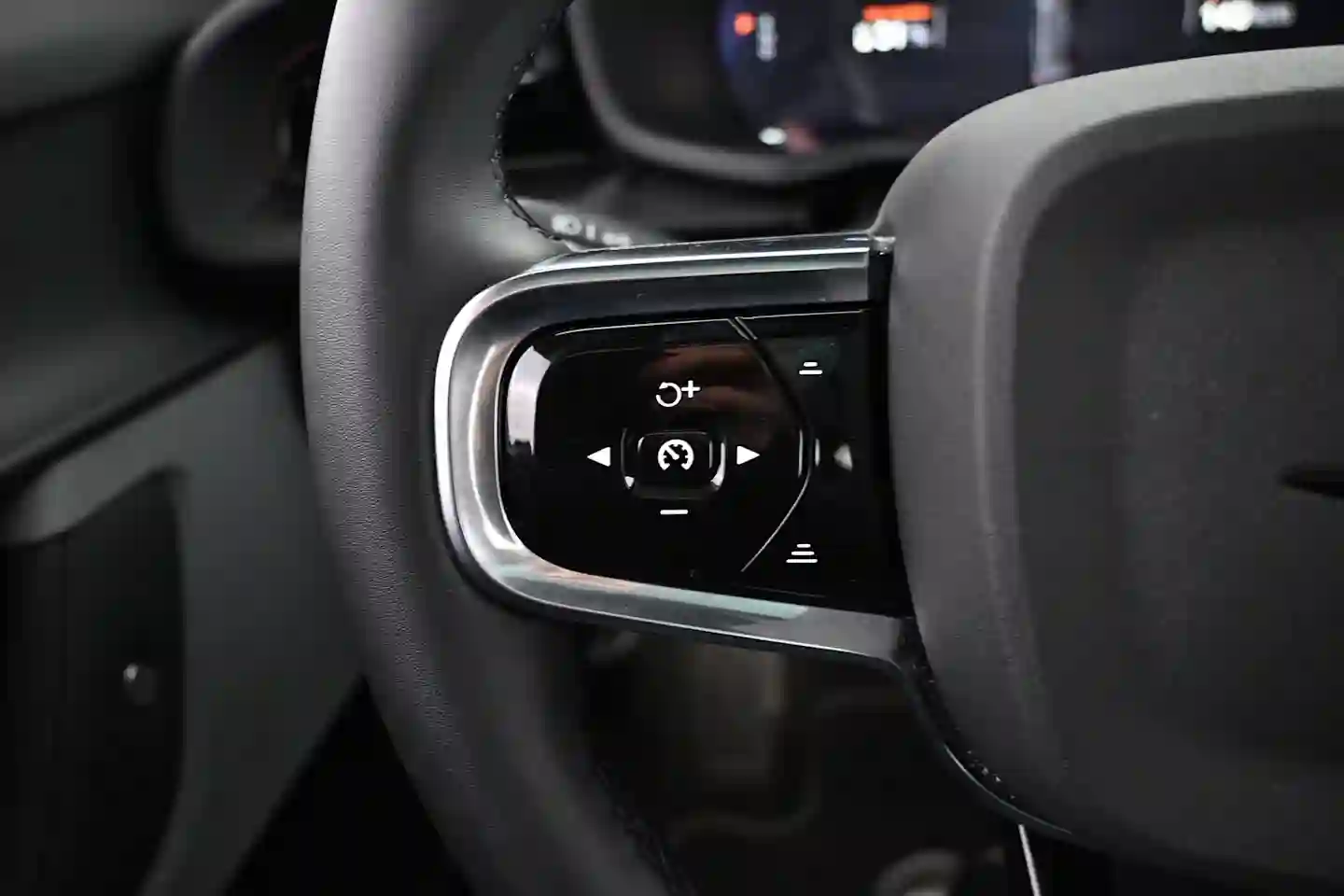 Car Image - WCKyEU7Kmb12rhhoJezgB