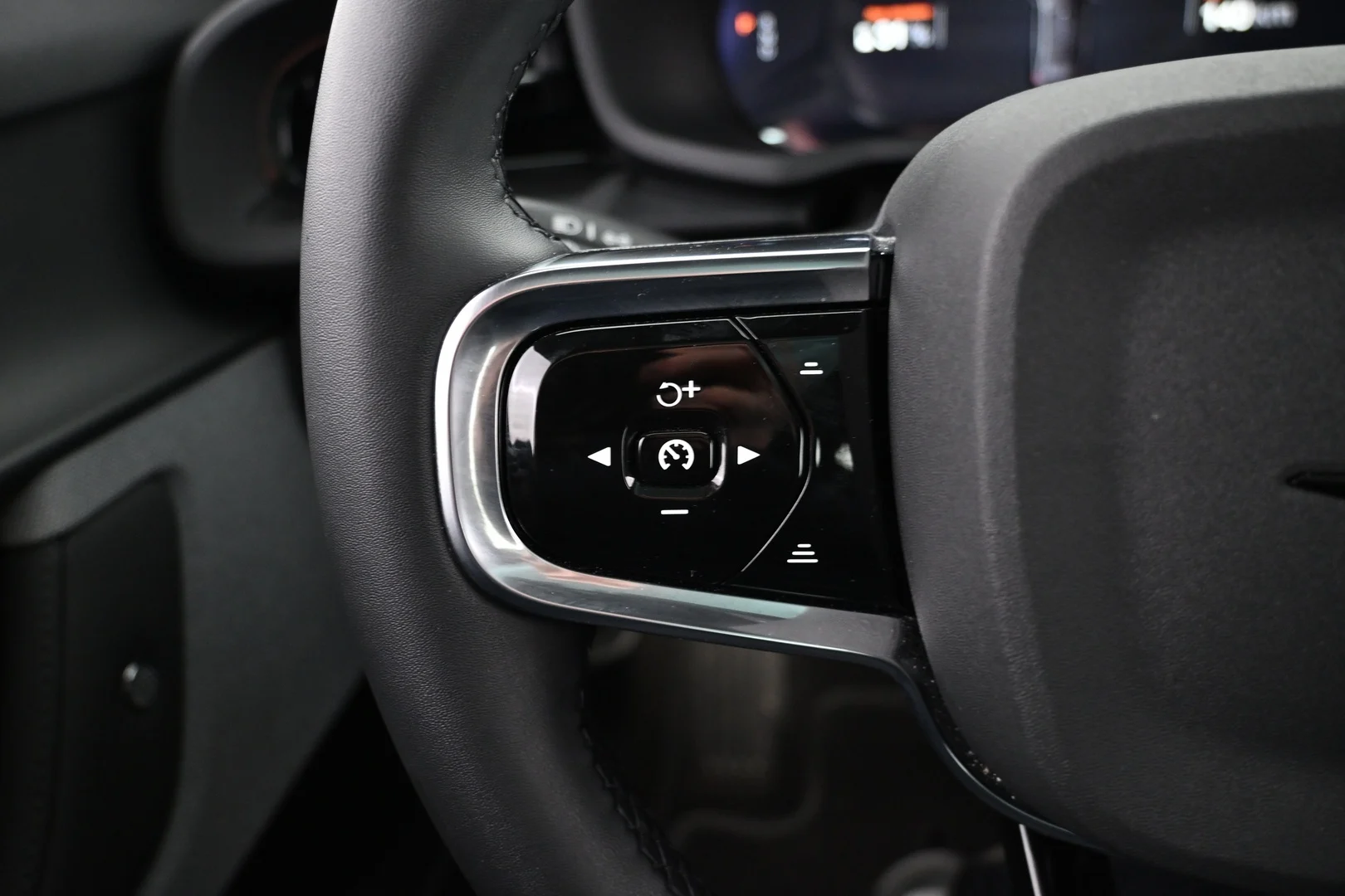 Car Image - WCKyEU7Kmb12rhhoJezgB