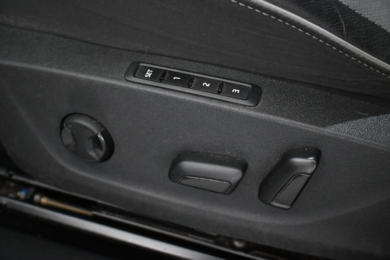 Car Image - 5RDi6fdnT1XDqQeCRmloJf