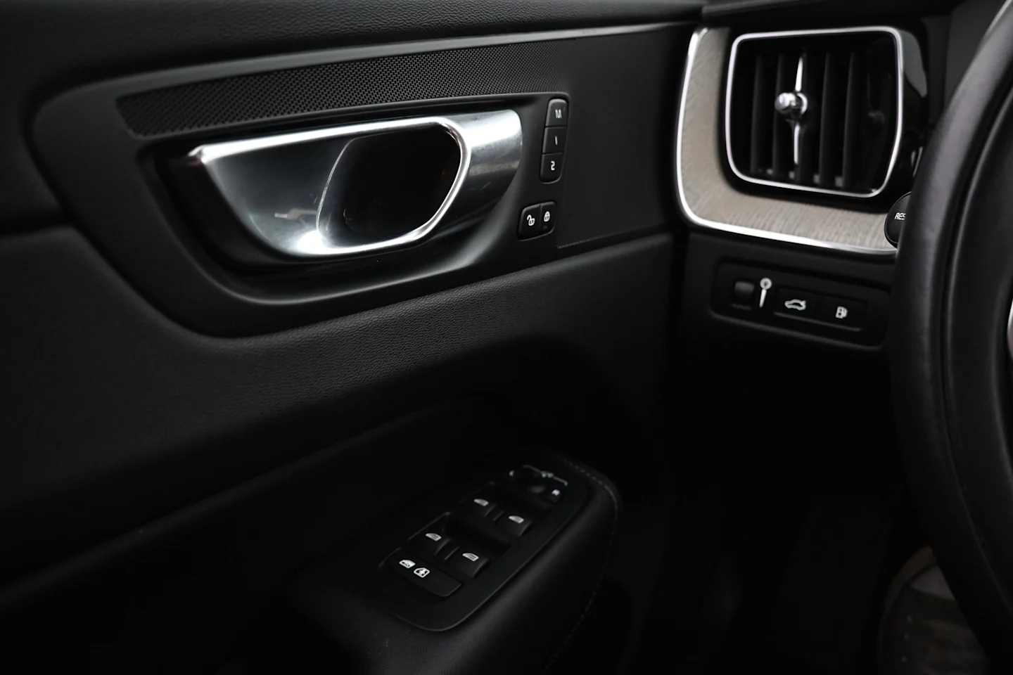 Car Image - LLAOYxD90prPZ24cgEeWR