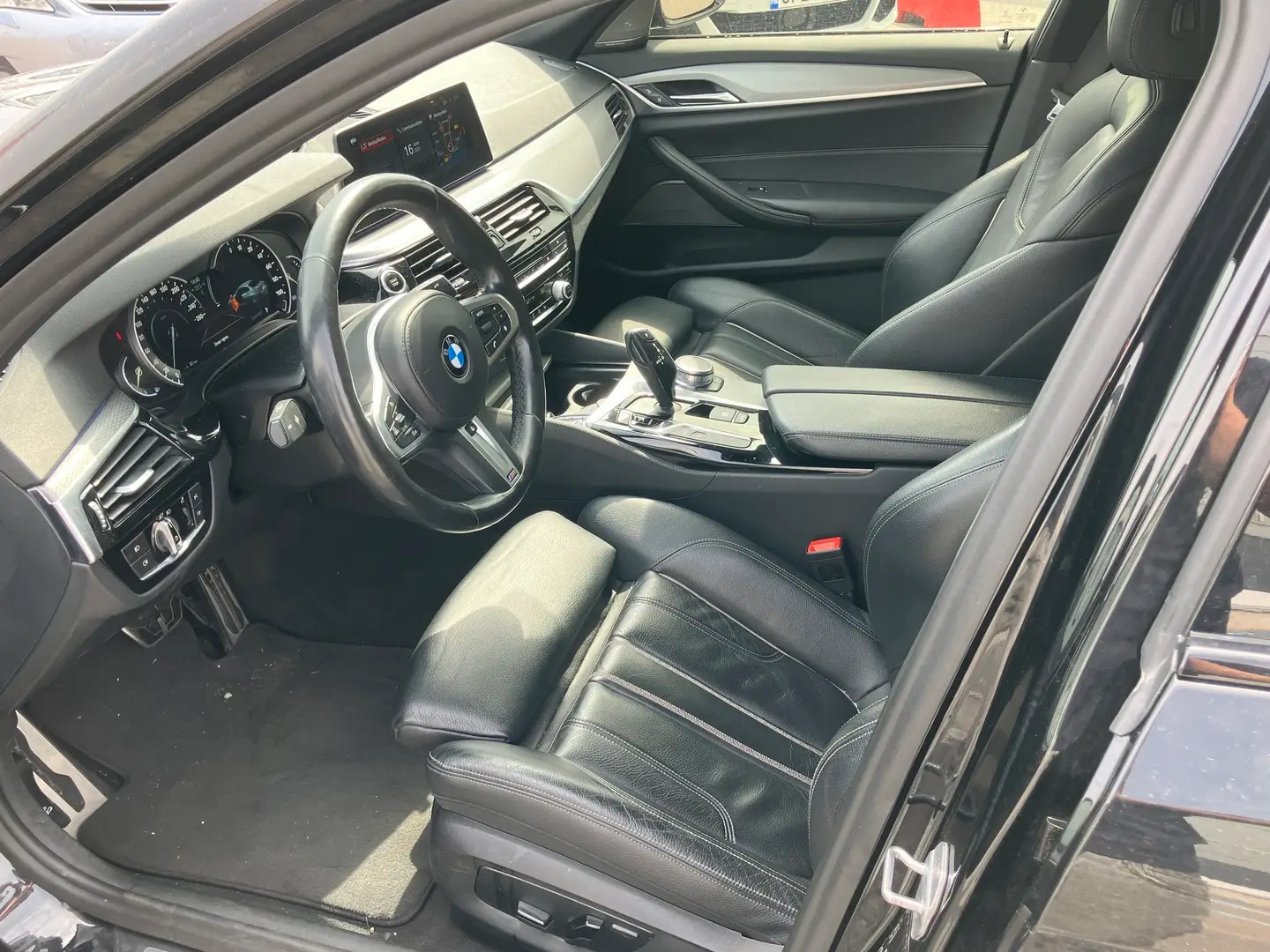 Car Image - U7DkEpVi0XkT4IRGsZBM0
