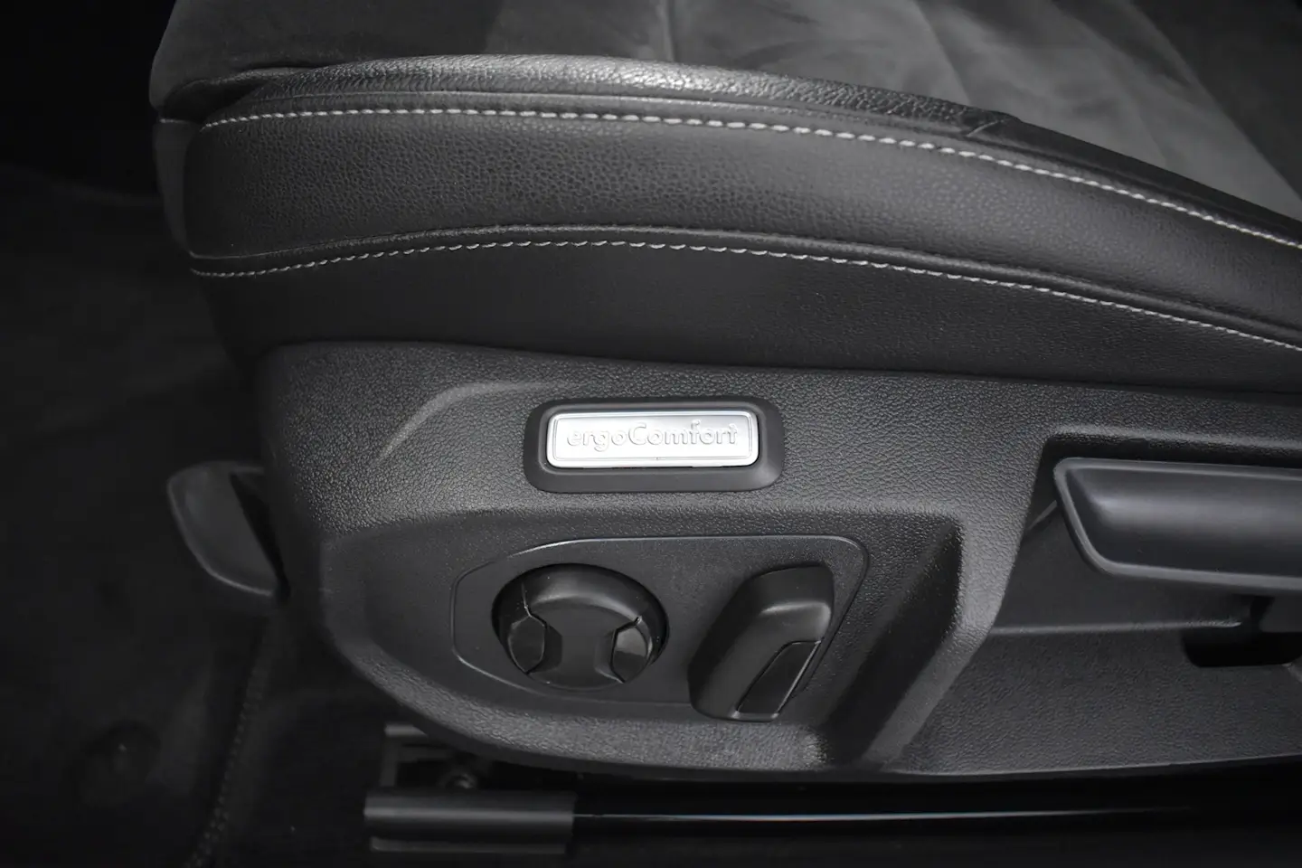Car Image - 2pai29HWUP5X9I6TNGUslb