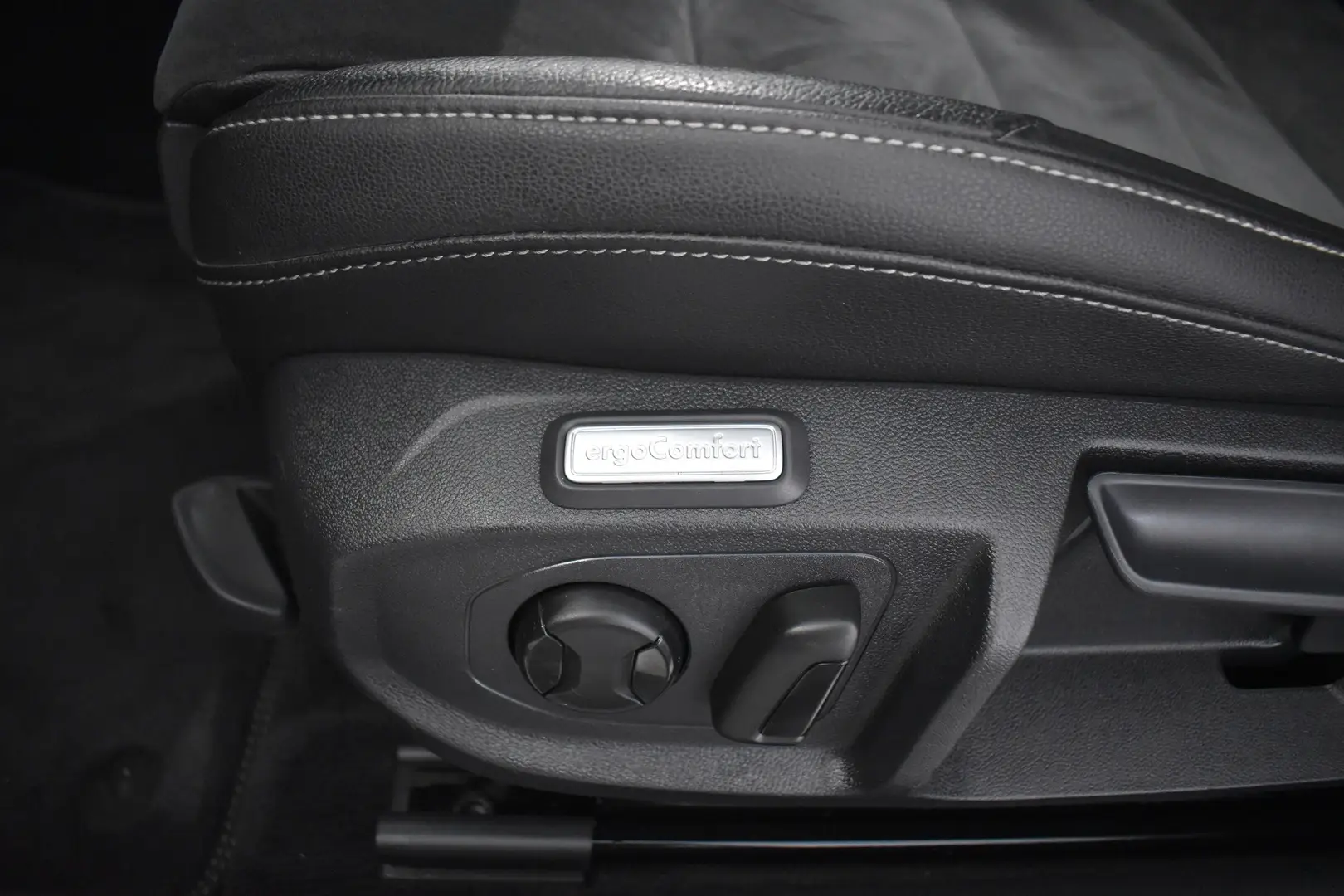 Car Image - 2pai29HWUP5X9I6TNGUslb