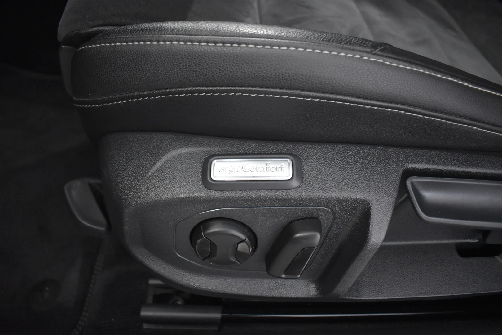 Car Image - 2pai29HWUP5X9I6TNGUslb