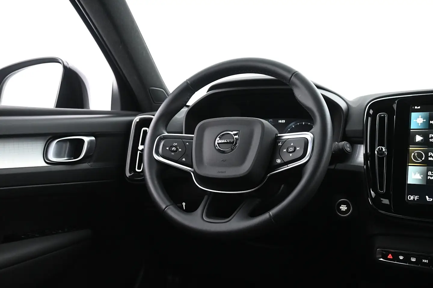 Car Image - 5YCv7FjDnjiBcrq1b8e15k