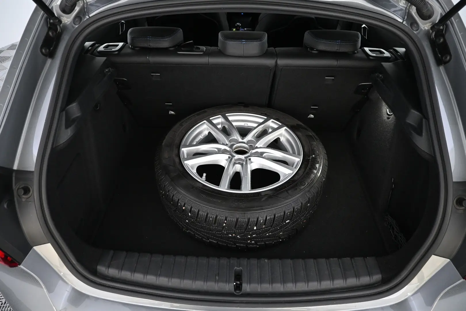 Car Image - 7fHgxNhHOwhzhpLeocwKPb