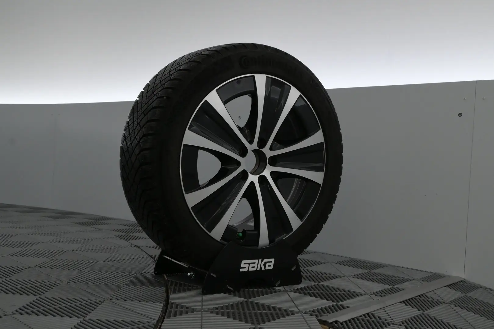 Car Image - 7t70eCS5KD9S2XgGO5uJfd