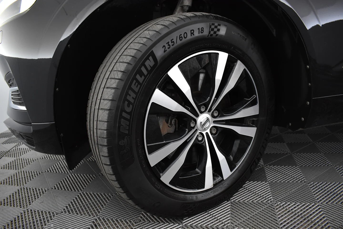 Car Image - 3P1RCyyC8KUG34oB8MzfAJ