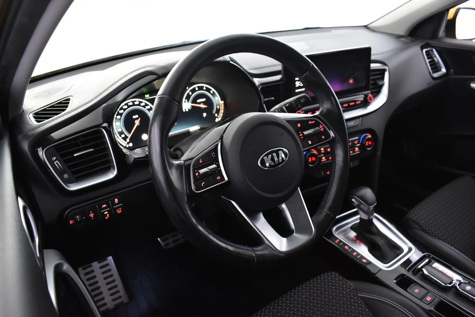 Car Image - 4AEnOEsfuaxzhW6DBogrfG
