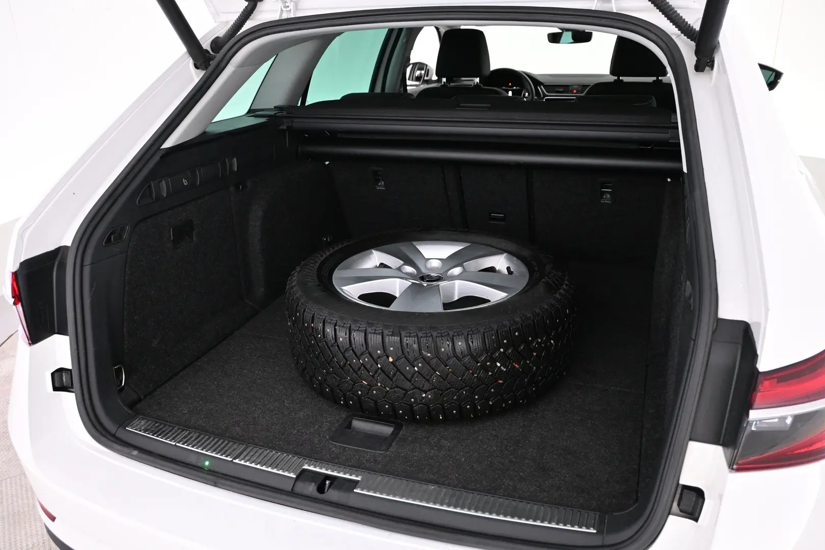 Car Image - 2TzoDDepdSEvhNu4G6Zbce