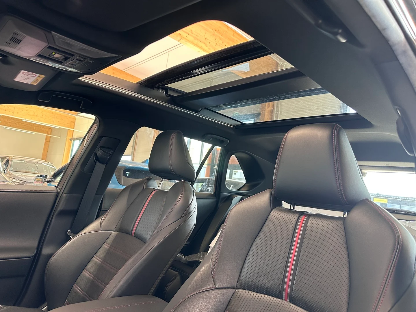 Car Image - 7dfwP9SYddKUJF45pEkjzB
