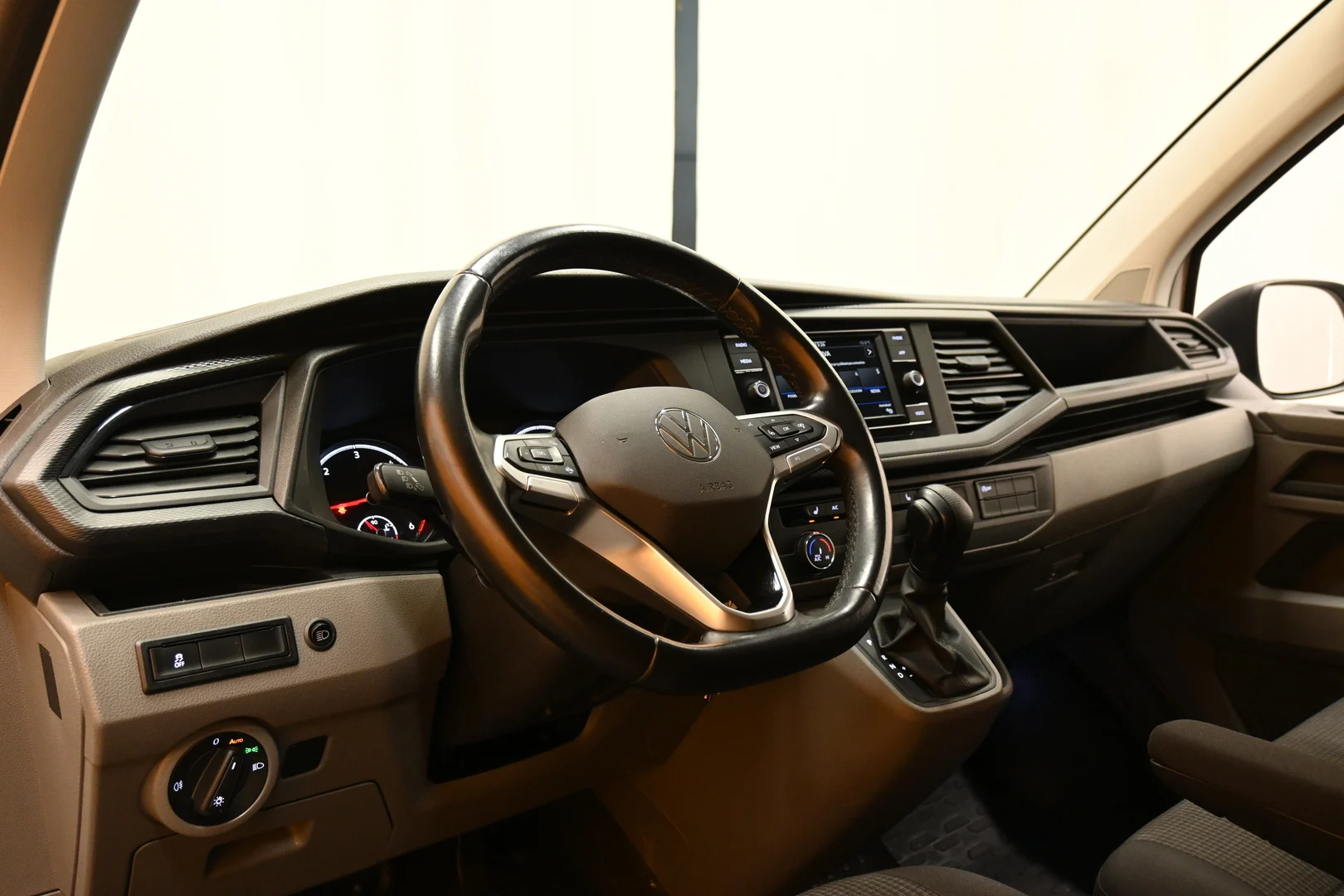 Car Image - 2As0vADiAlNbajJVNXS8TB