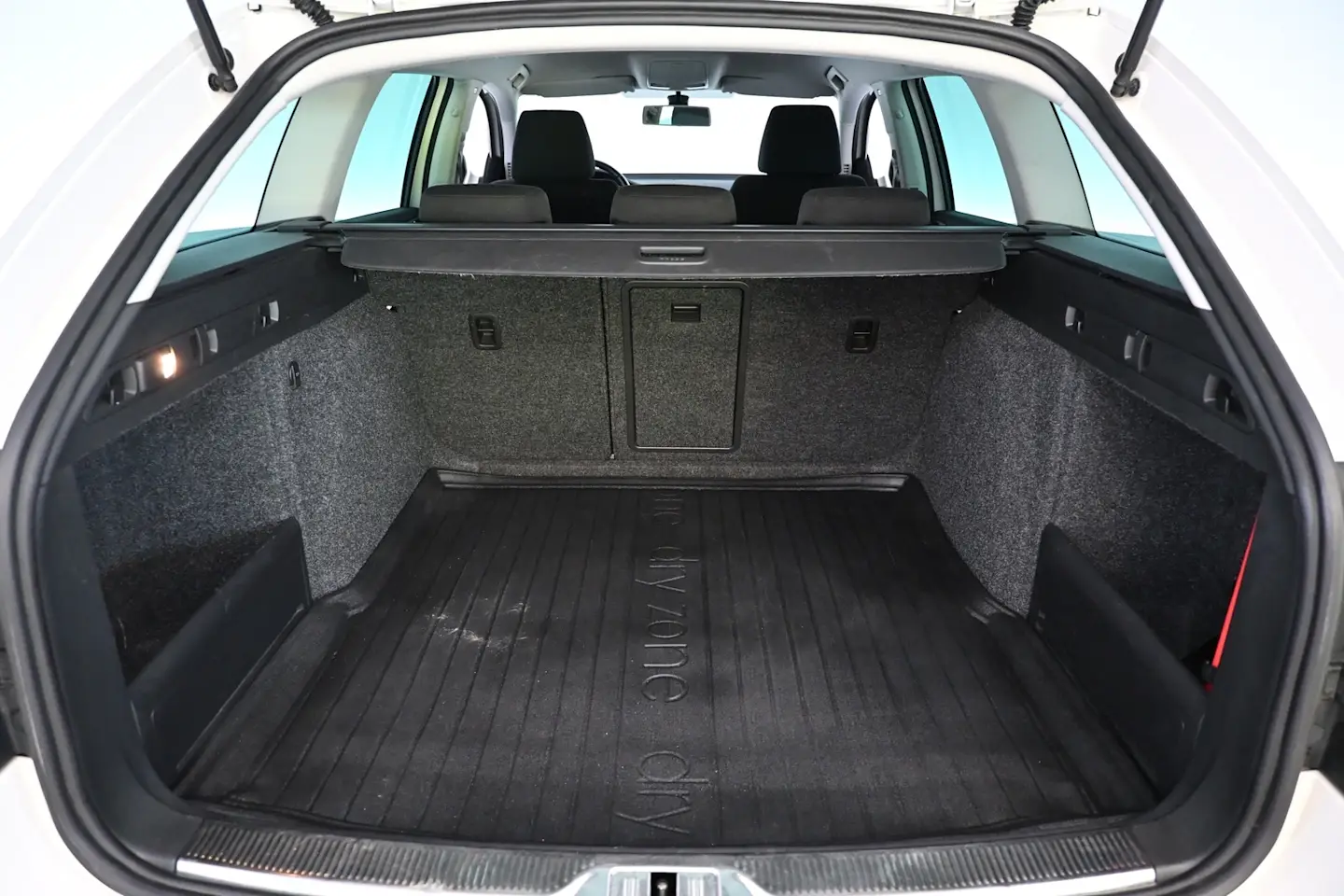 Car Image - 2gbnXzu47nrNFDmAGCnWQo