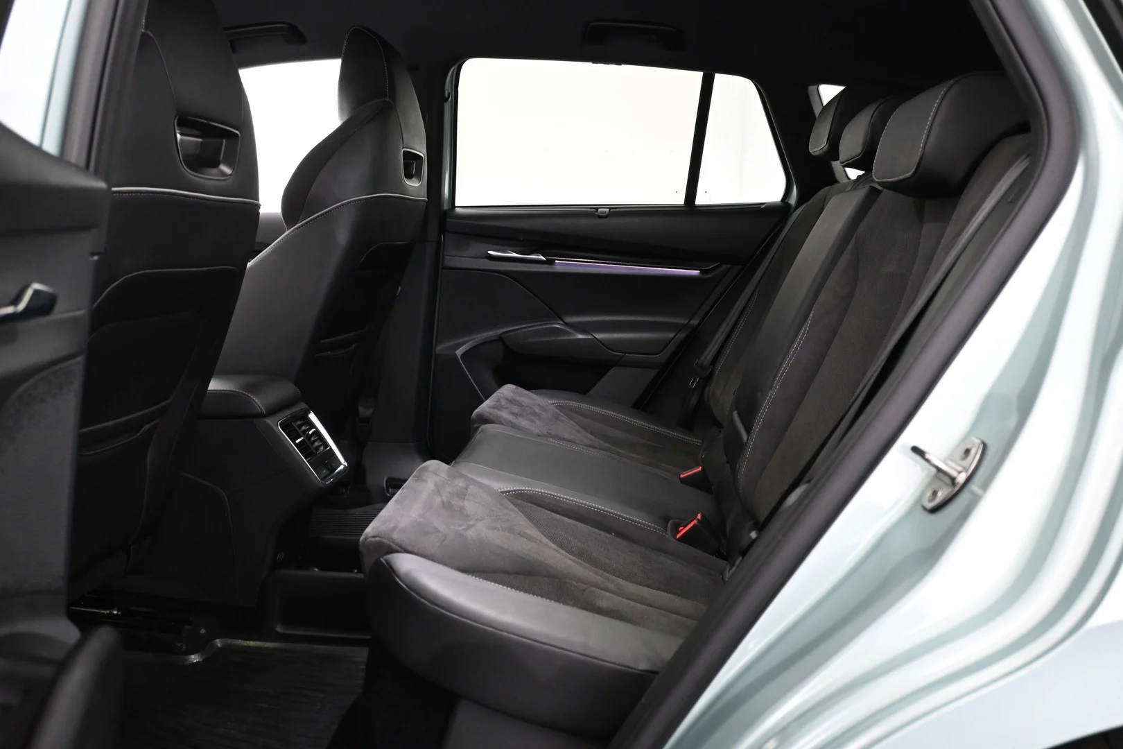 Car Image - 7N0e1pJIrC3EiX1Gpfjpou