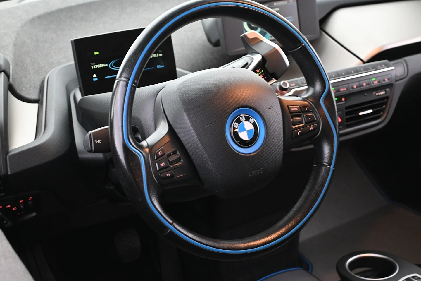 Car Image - 5O0oIB1f76HX5tRnqiEFp3