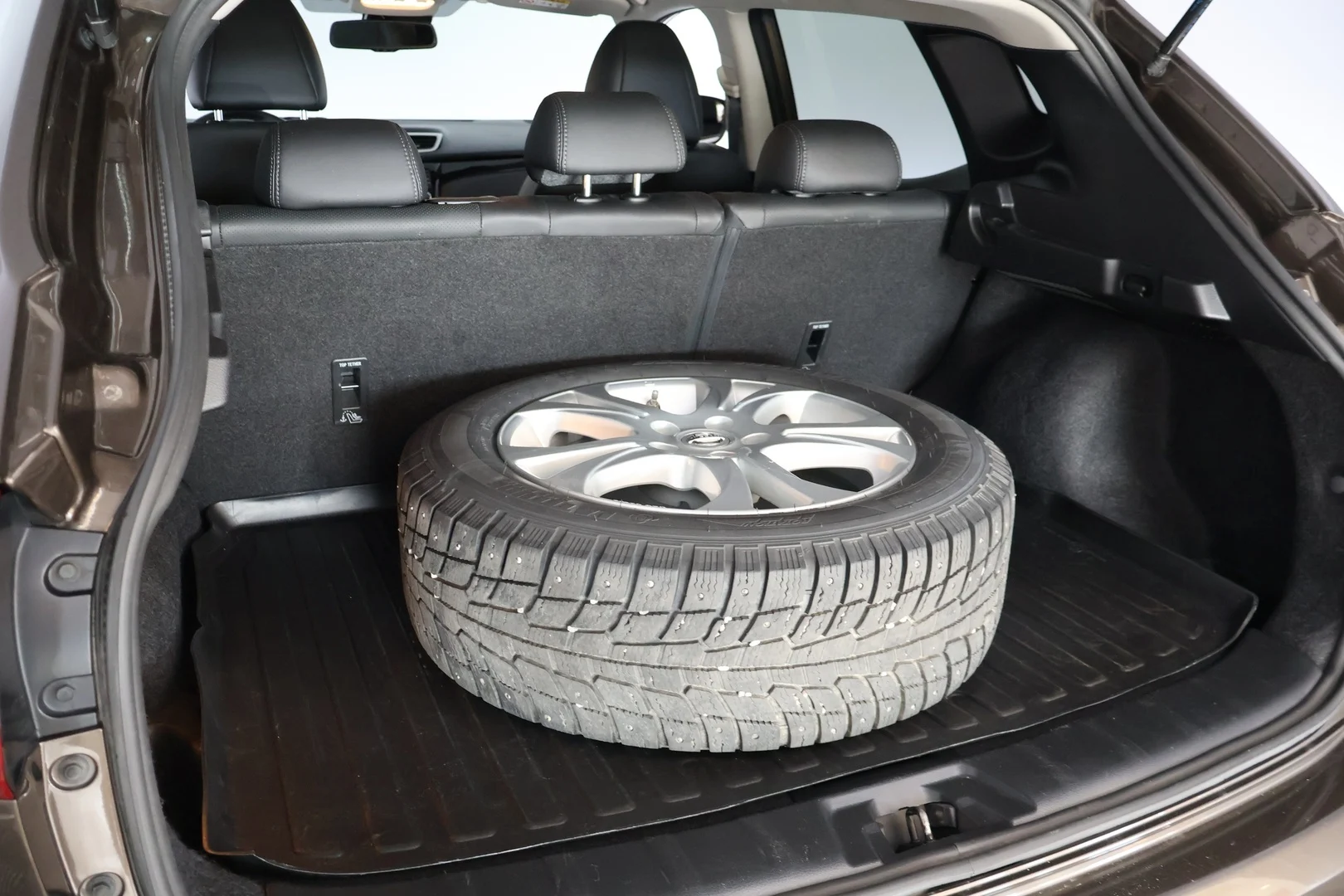 Car Image - phzv1L3SRPmRvWRb7ELcD