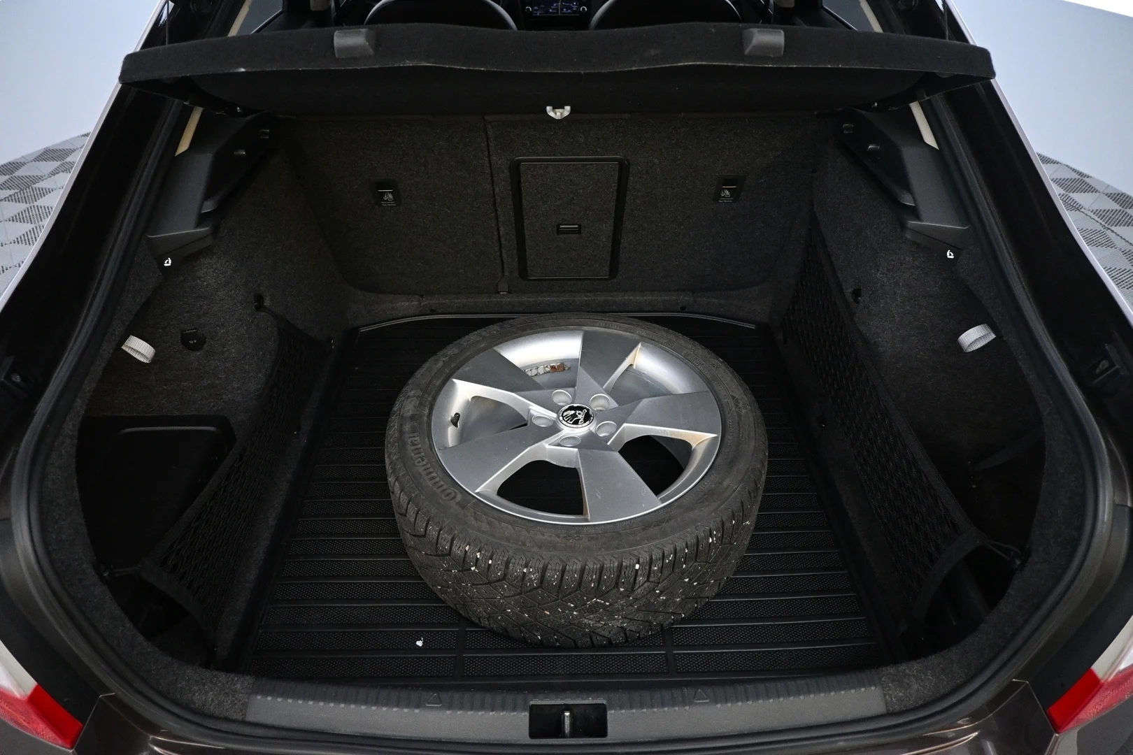 Car Image - 35xFRN5wE2tRrpM05gO0T9