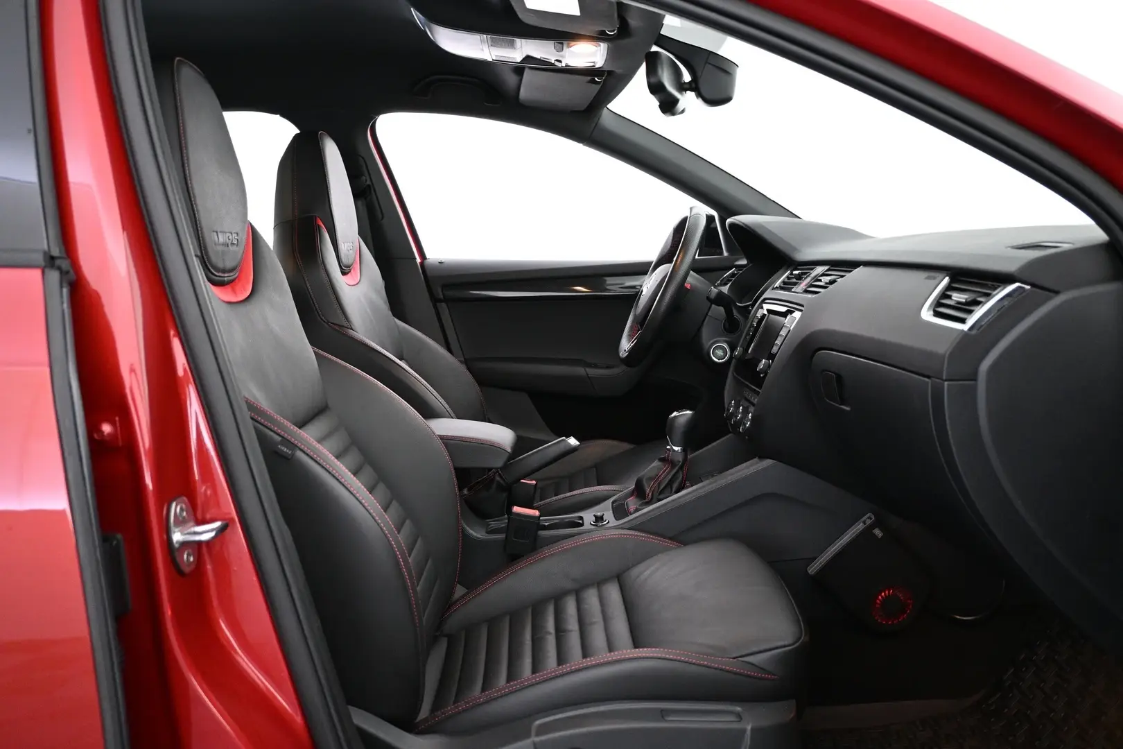 Car Image - 781GFN3ZSYPGylXIAJVXz8