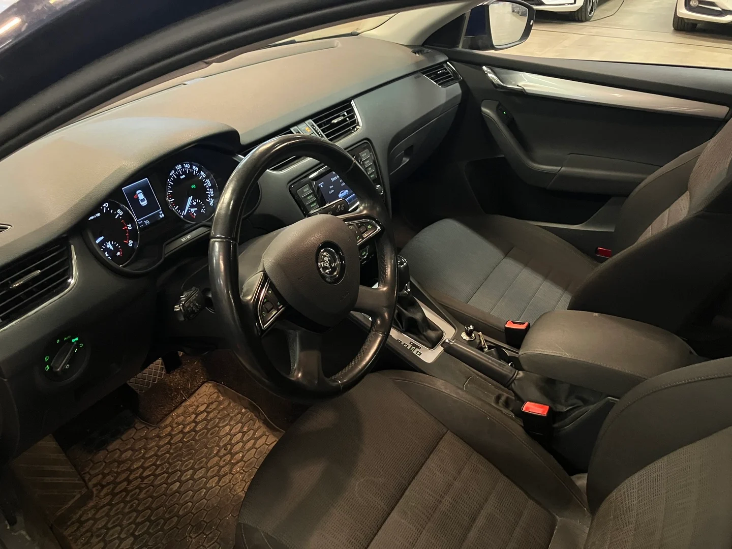 Car Image - 6UzHSvDMTun80Tiy4eToDN