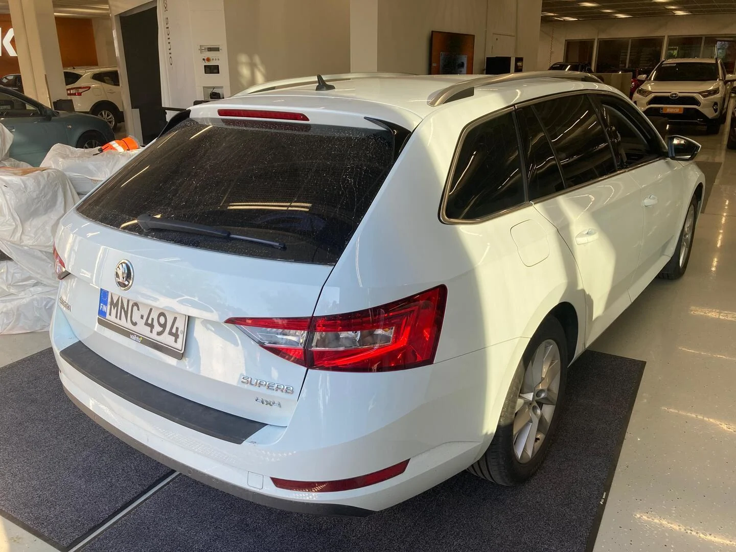 Car Image - 7ewUn65YRg5mT2sRSL8o1L