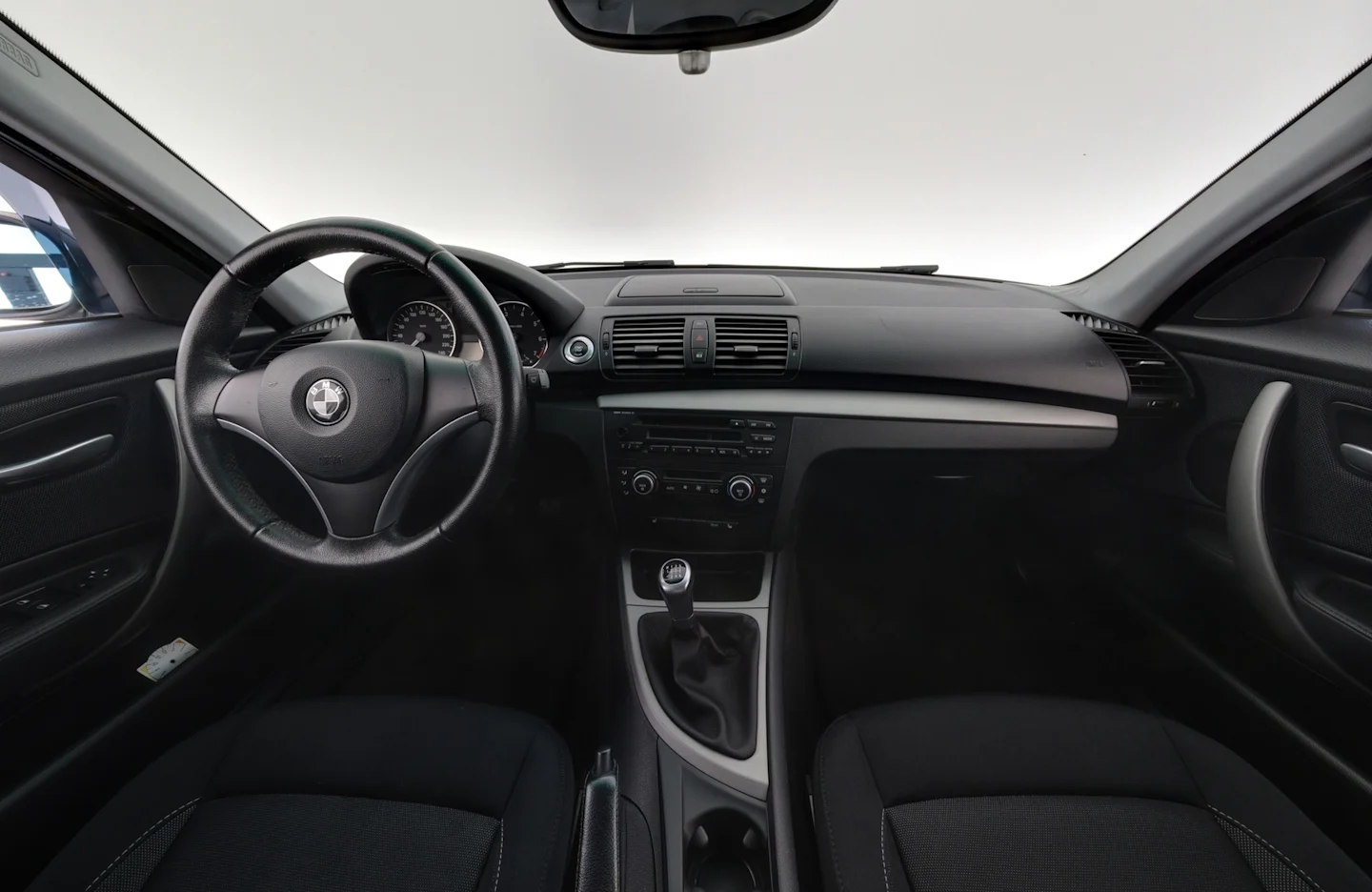 Car Image - 6SX8zRqDOWgMatmgcEHNxe