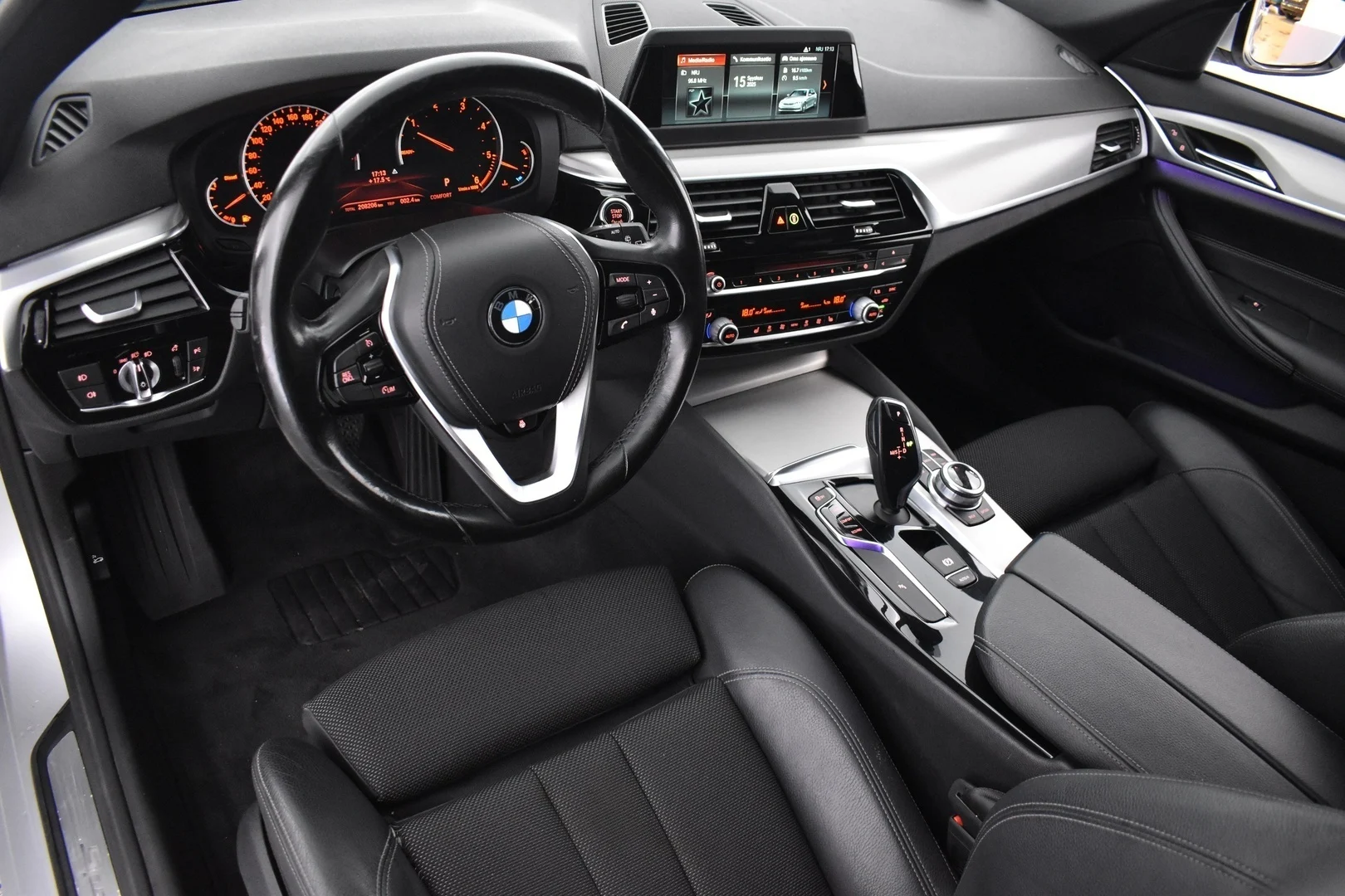 Car Image - 5KQ6bxH94qtvrlOJNzSzxl