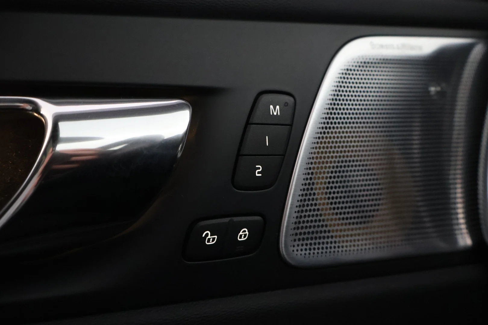 Car Image - 2Q0RwSpIQLyHEczMaPXGFP