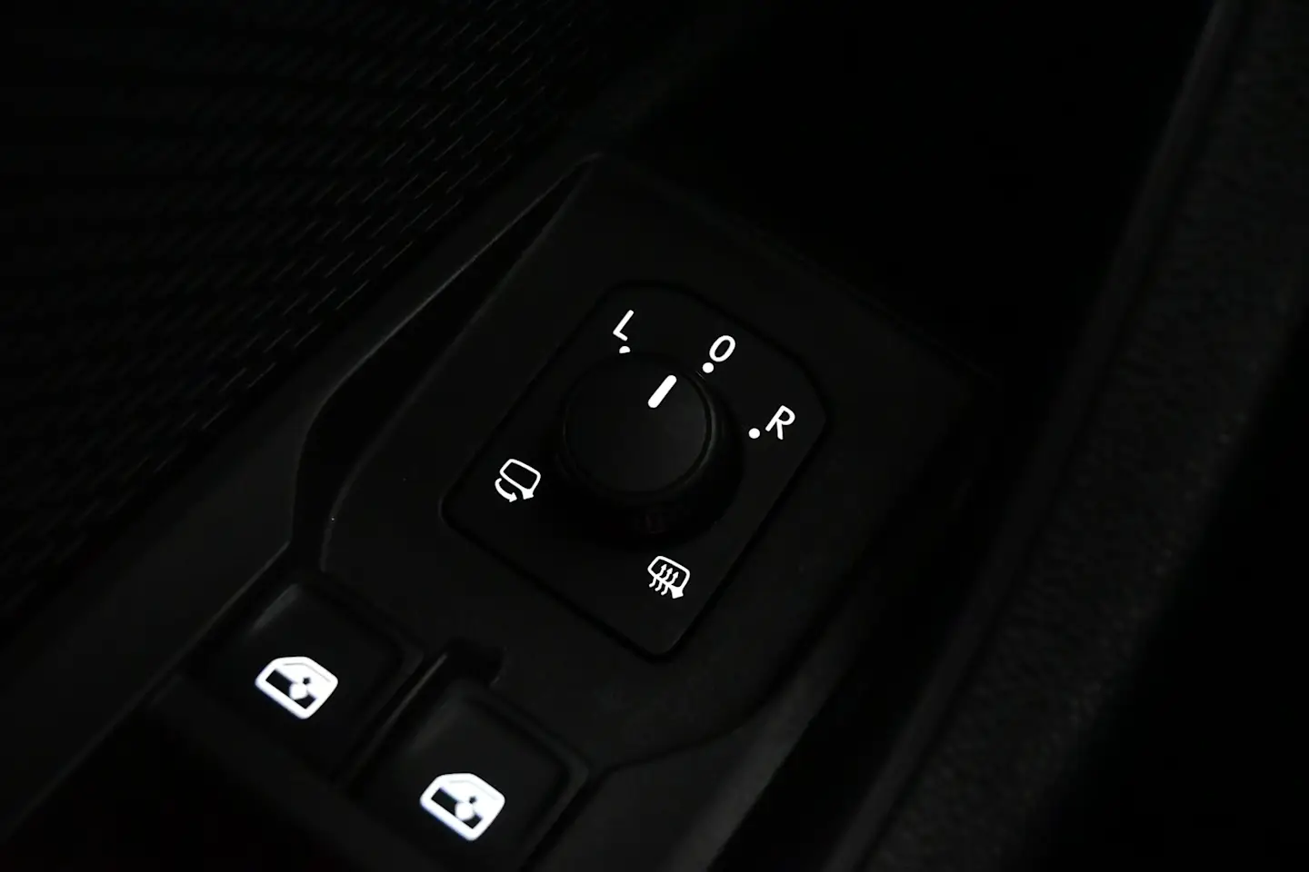 Car Image - 5nNtZq2MhUJ1lEXYUigf1
