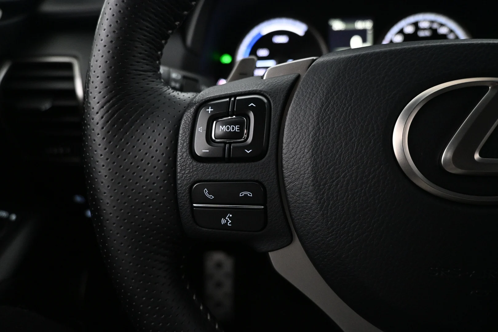 Car Image - 5WAv8O9Ei6CsI8p5bpp0bM