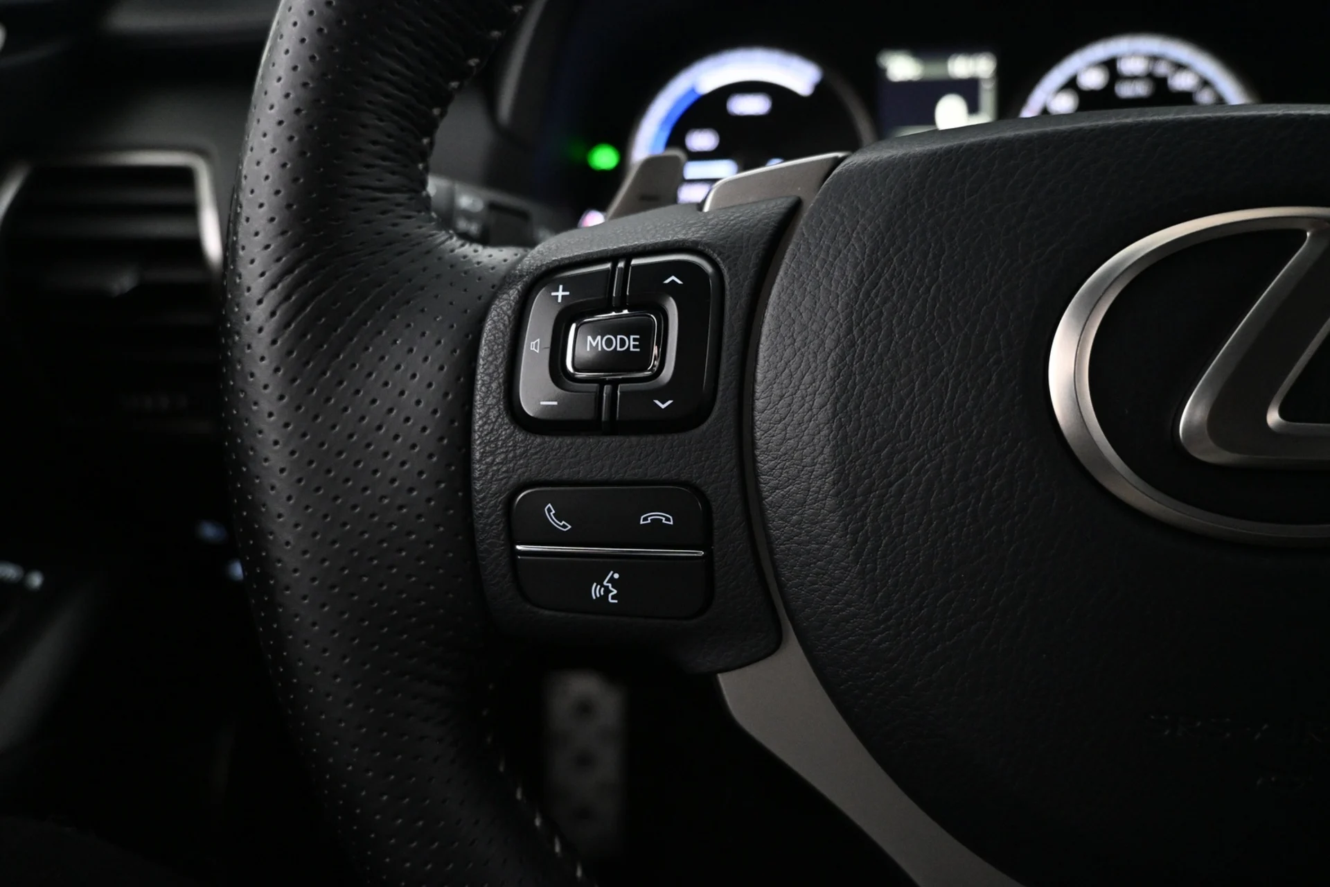 Car Image - 5WAv8O9Ei6CsI8p5bpp0bM