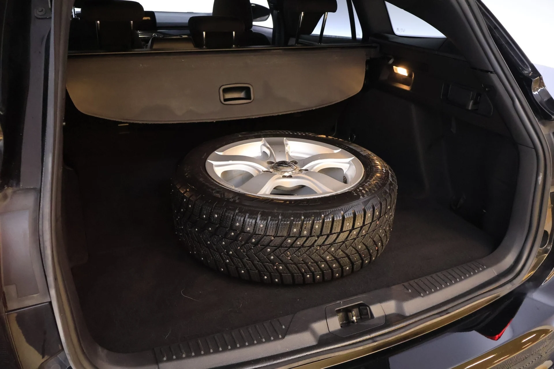 Car Image - 2jH0ujOAZb2gG7i146SPOd