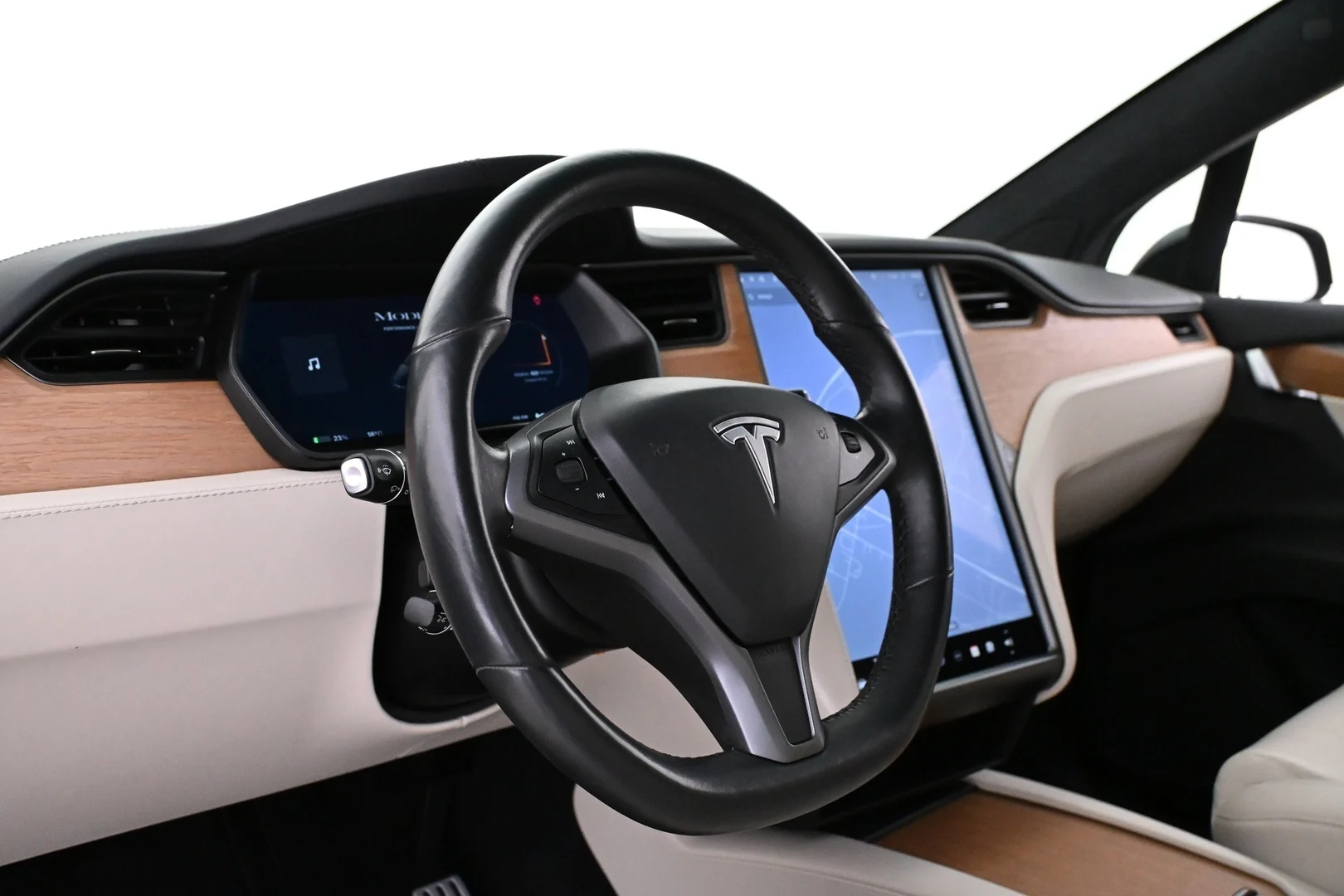 Car Image - 5xEWyQzokrz1wXpsICXpXR