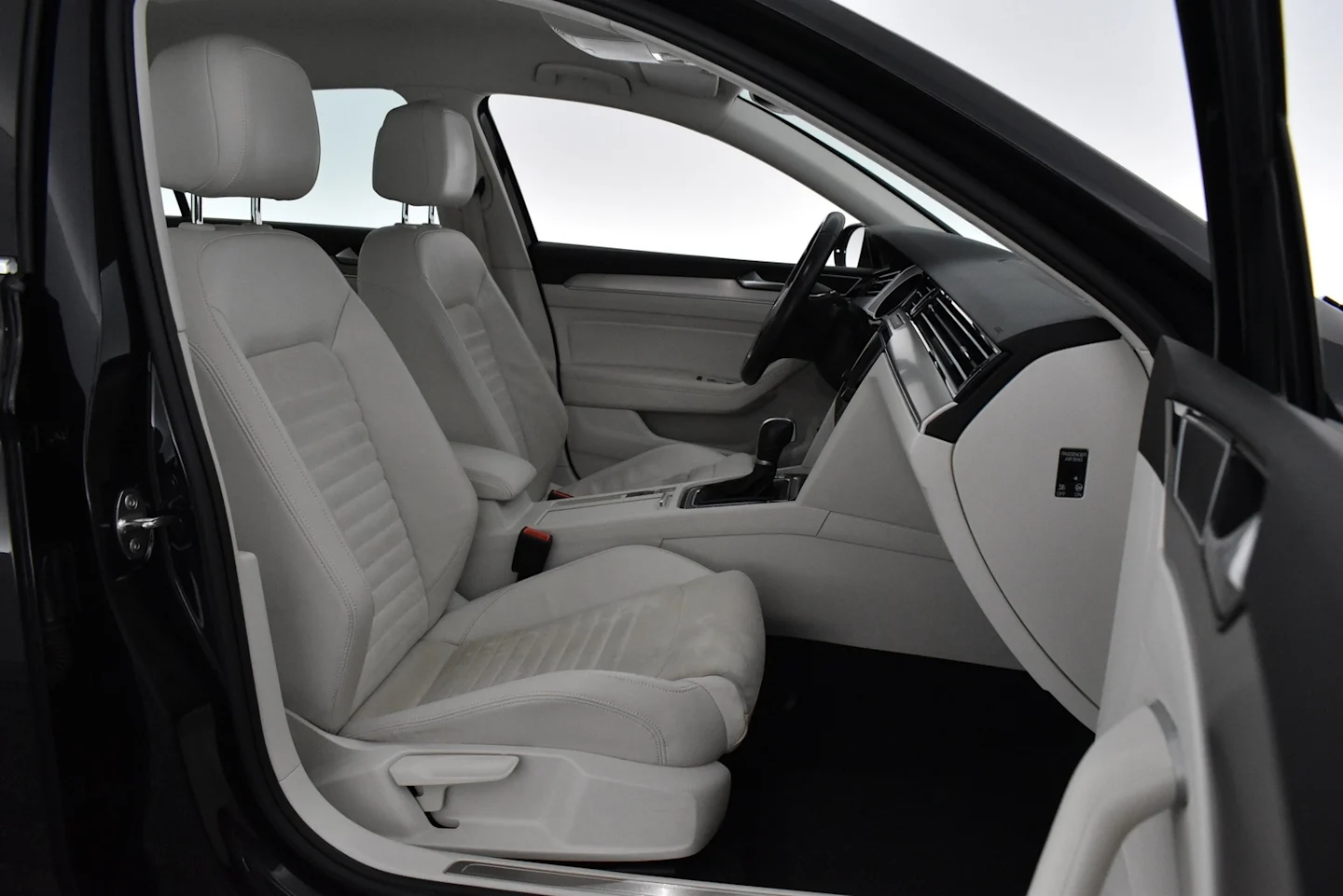 Car Image - 2WUqjJxNvNTb2IpkZjJCW4