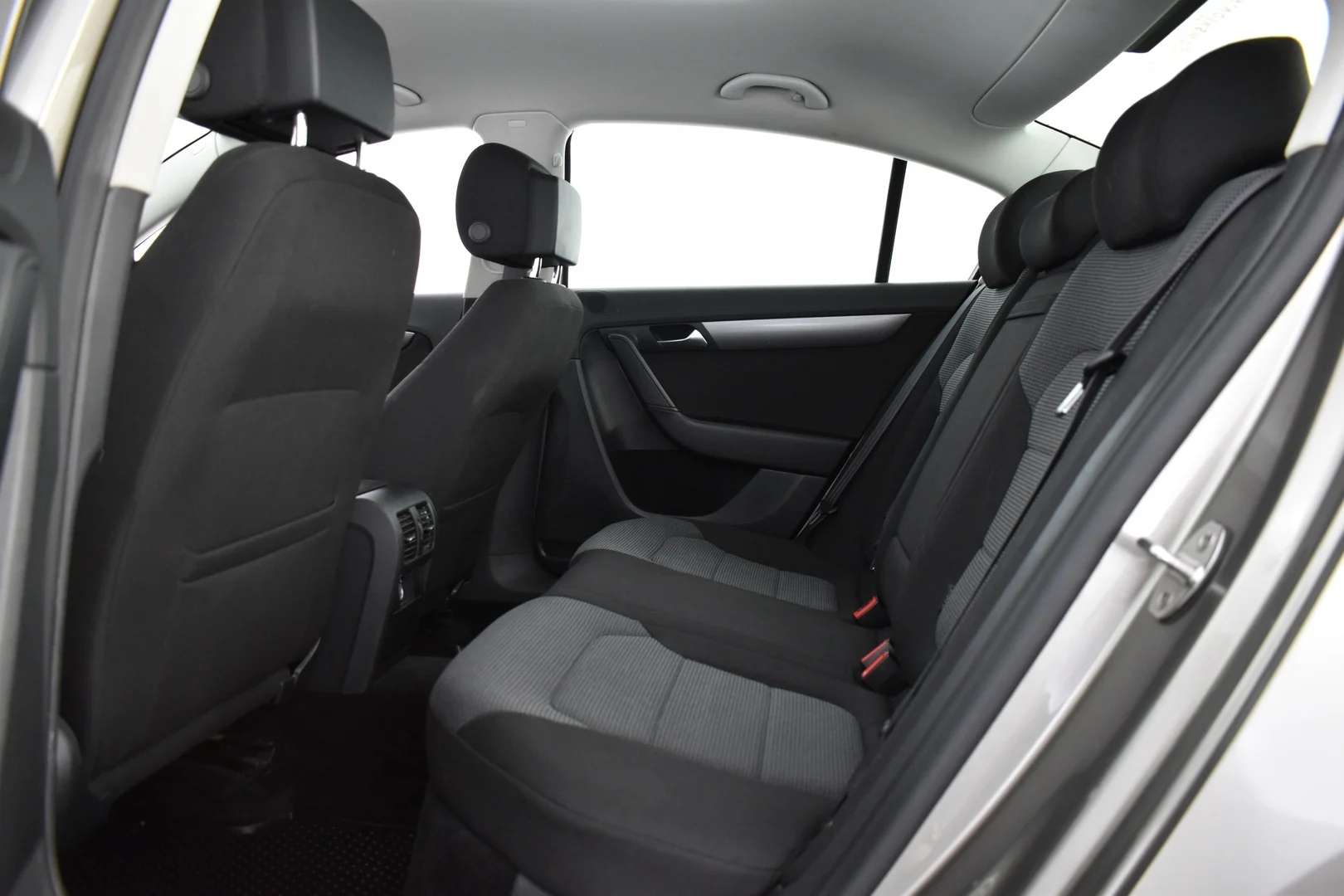 Car Image - 6O05LrKUUIFE8aZ01B2iI9