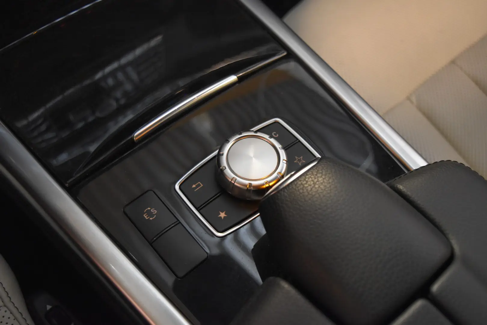 Car Image - 2mEZp0EECoVhoib6nIqfyI