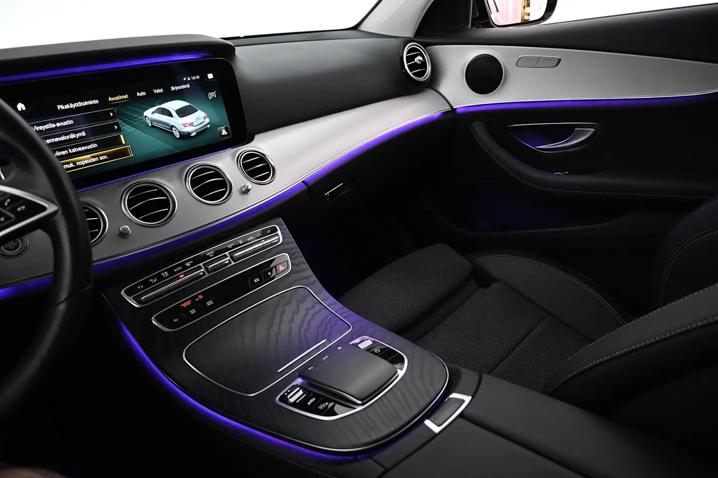 Car Image - 3lnCWe58XfJFeiGs7XGkWL