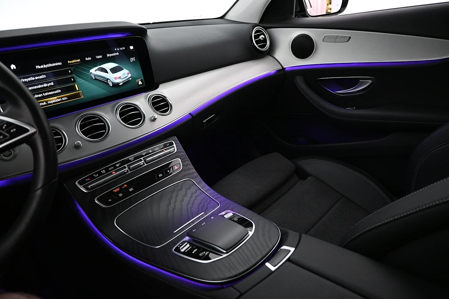 Car Image - 3lnCWe58XfJFeiGs7XGkWL