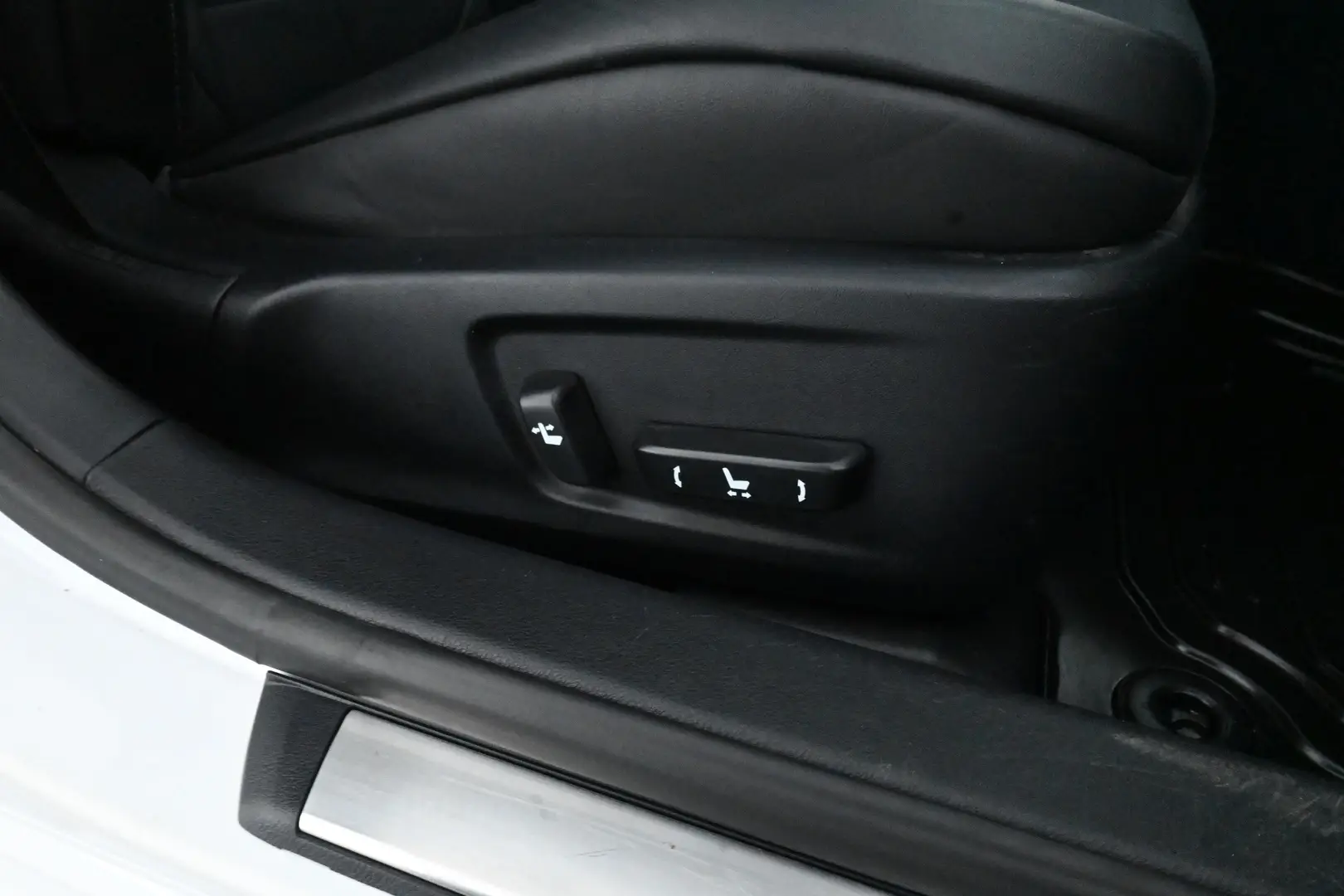 Car Image - 5cdfKnvp4X3Xl17ziRcAVs