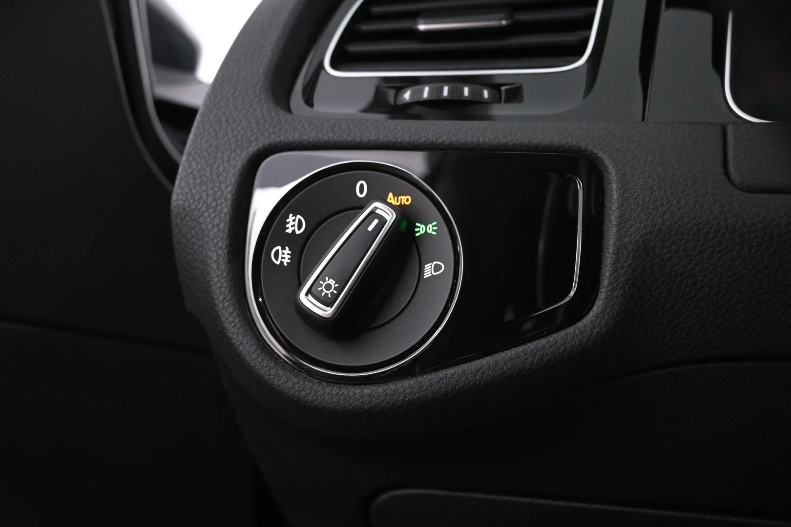 Car Image - 7oA0NaKcHy57T3gdhIx2z5