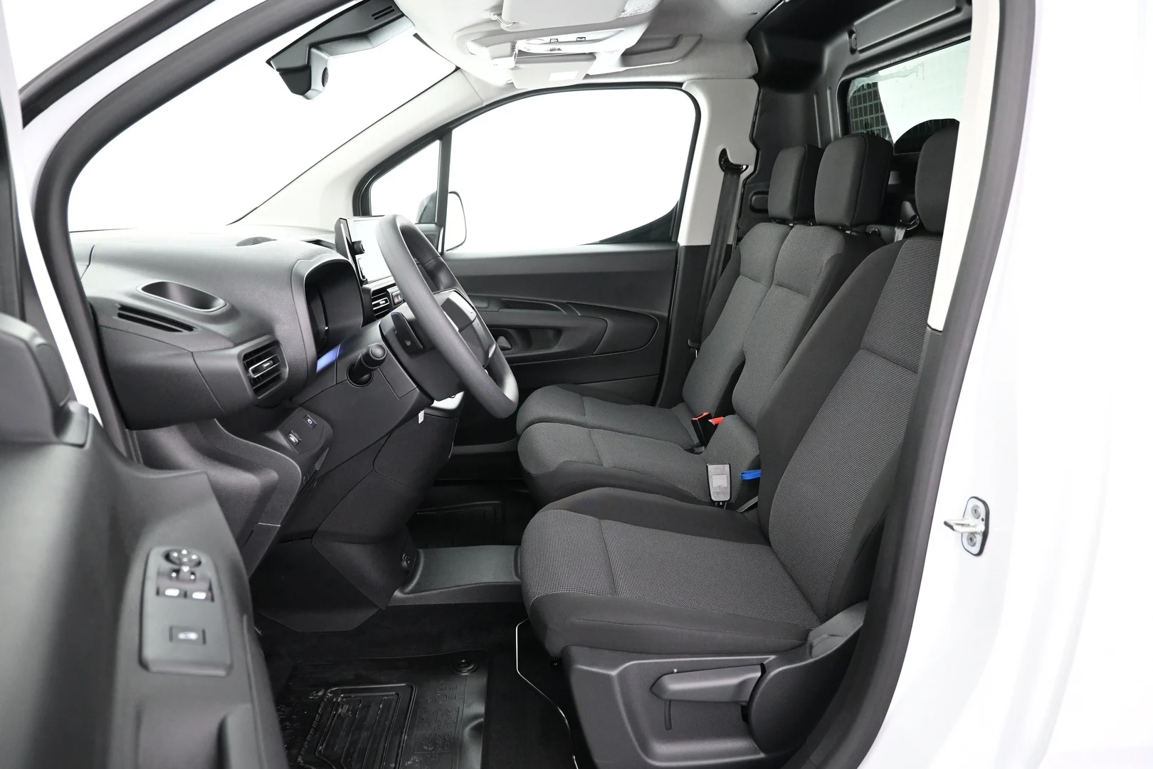Car Image - 4n1MYXI0Cdi29kFtI2dAyI
