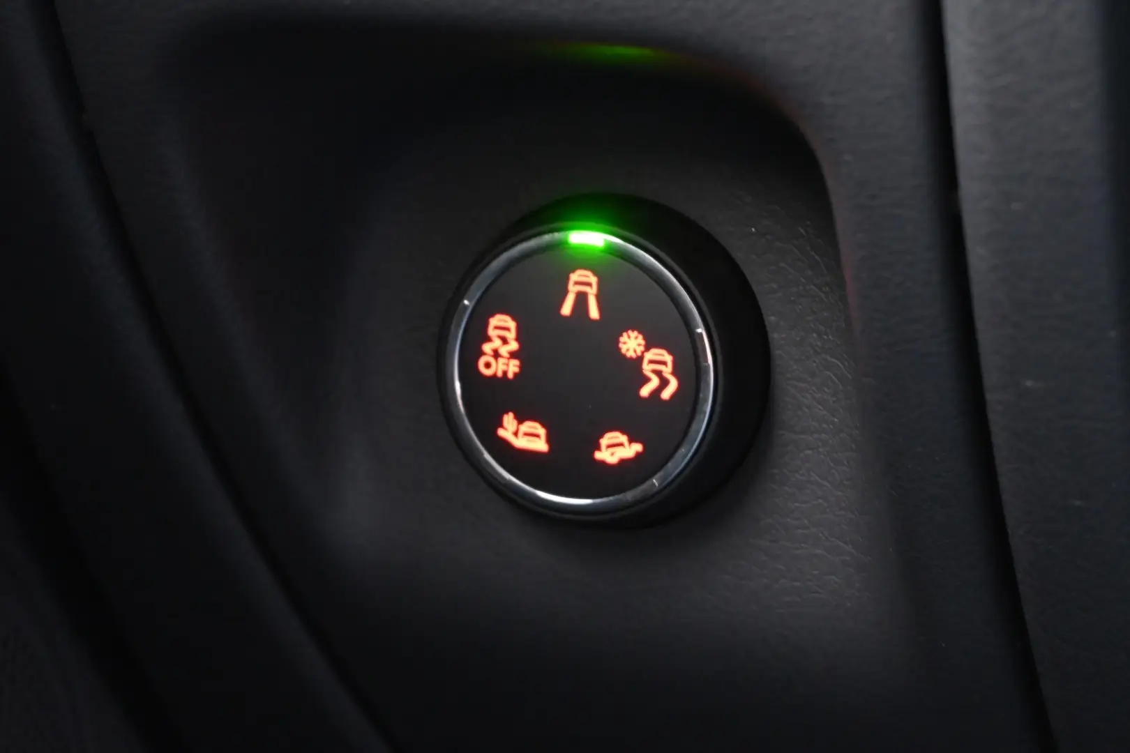 Car Image - 3c6qxoIu3HscDFIkZTtOsJ