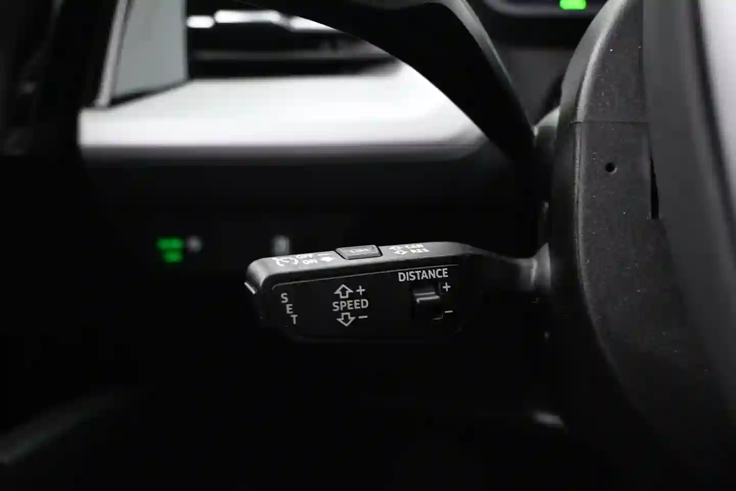Car Image - 18gJPAwguVAKGDuuC7q7Z2