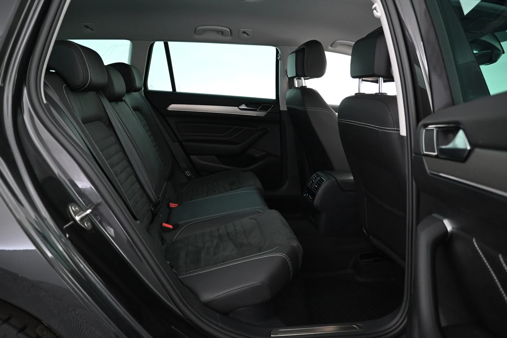 Car Image - 60rJWF3ZlKjTngwZQzdRHj